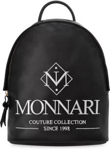 Elegantní dámský batoh monnari klasický městský batoh s velkým logem - černý